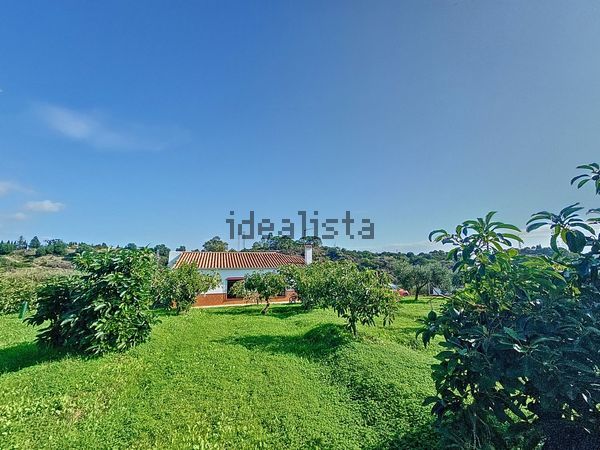 3-bedroom freehold villa in Estepona — photo 2 of 5
