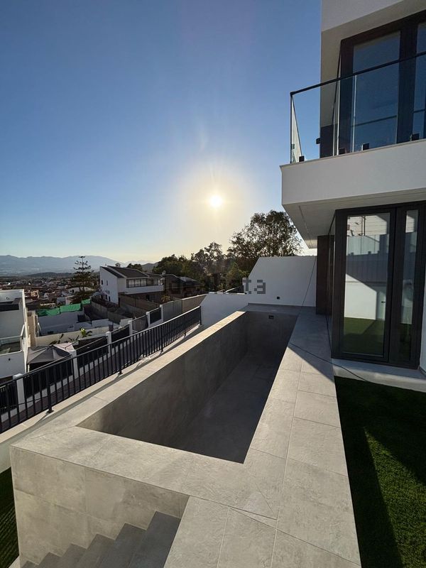 Semi-detached house in Calle Alberto Durero, 7, Fuente Alegre - El Chaparral - Los Morales, Málaga — image 3
