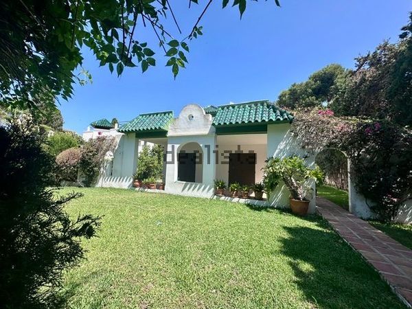 Detached house in Calle de los Cipreses, 56, Cabopino - Artola, Marbella — image 4