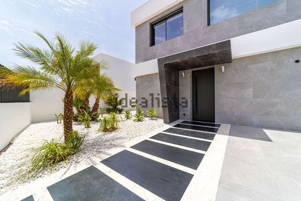 5-bedroom freehold villa in Marbella — photo 3 of 5