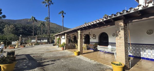 8-bedroom freehold villa in Mijas — photo 2 of 5