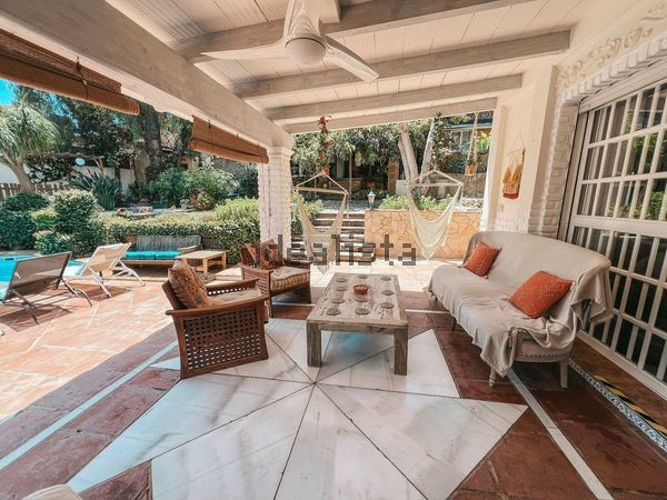 Detached house in Calle los Jazmines, Las Brisas, Marbella — image 4