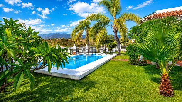 3-bedroom freehold villa in Estepona — photo 4 of 5