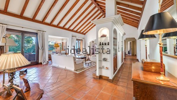 5-bedroom freehold villa in Marbella — photo 5 of 5