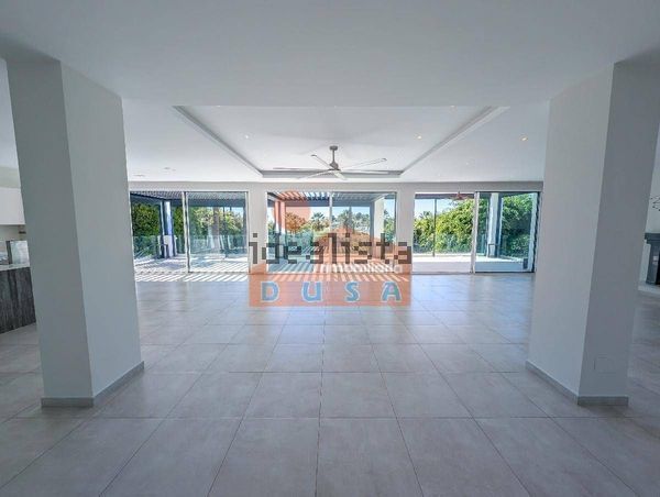 4-bedroom freehold villa in Marbella — photo 4 of 5