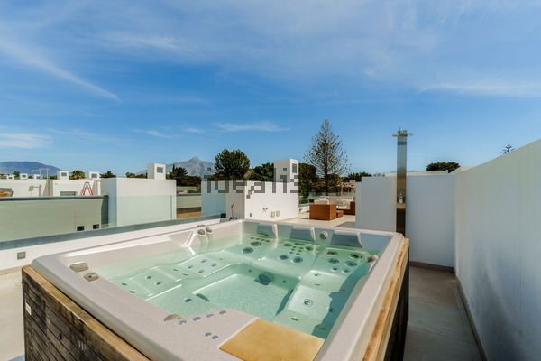 Semi-detached house in Puerto Banús, Marbella — image 4