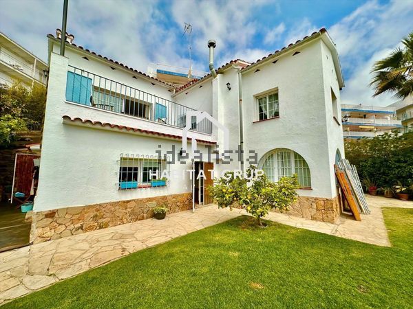 Detached house in Casc Antic, Lloret de Mar — image 5