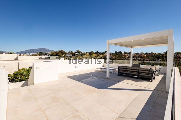 4-bedroom freehold villa in Estepona — photo 4 of 4