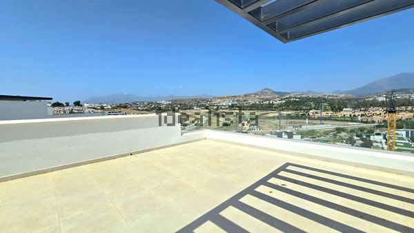 Detached house in Calle Amatista, 7, Nueva Atalaya, Estepona — image 5