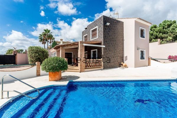 6-bedroom freehold villa in Estepona — photo 3 of 5