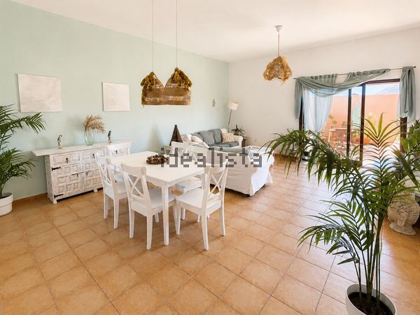 4-bedroom freehold villa in La Oliva — photo 4 of 5
