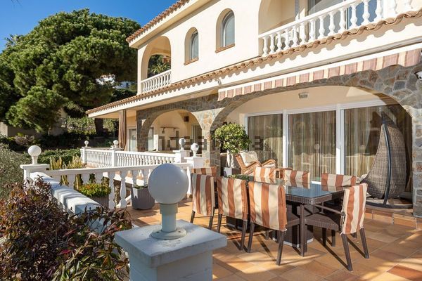 4-bedroom freehold villa in Blanes — photo 5 of 5