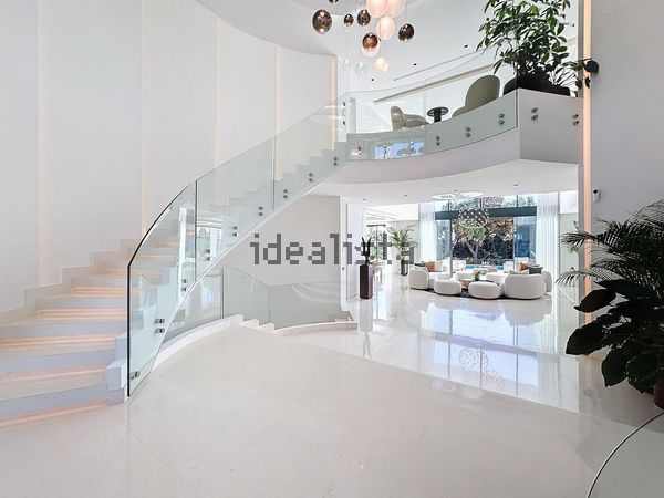 7-bedroom freehold villa in Marbella — photo 5 of 5