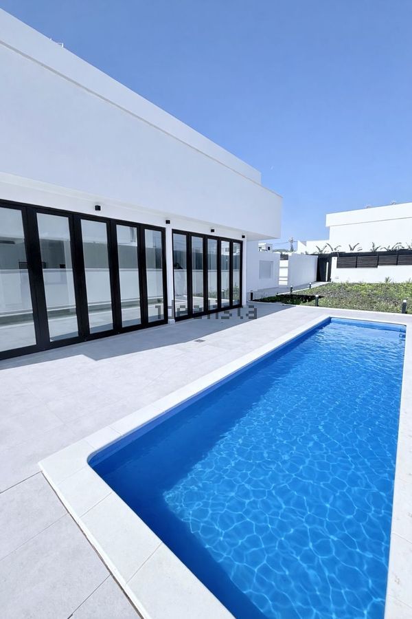 4-bedroom freehold villa in Ibiza — photo 3 of 5