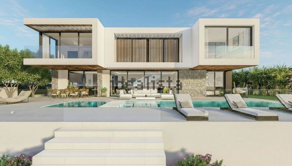 4-bedroom freehold villa in Mijas — photo 1 of 4