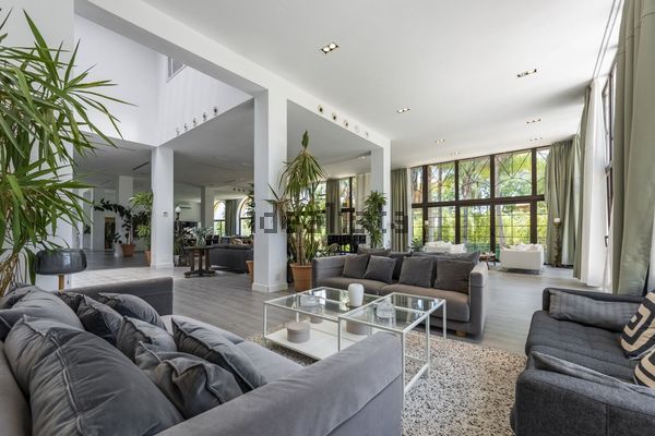 10-bedroom freehold villa in Marbella — photo 4 of 5