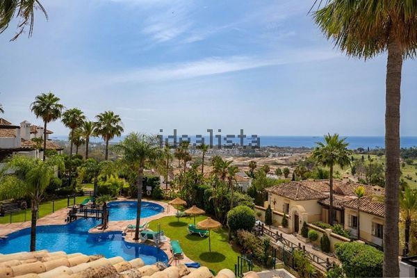 3-bedroom freehold villa in Benahavís — photo 1 of 5