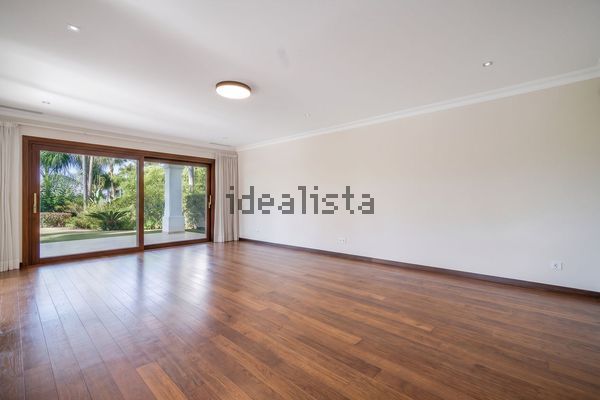 4-bedroom freehold villa in Marbella — photo 4 of 5