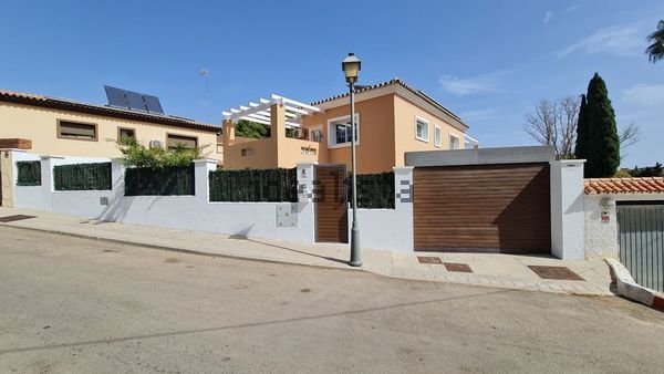 5-bedroom freehold villa in Torremolinos — photo 1 of 5
