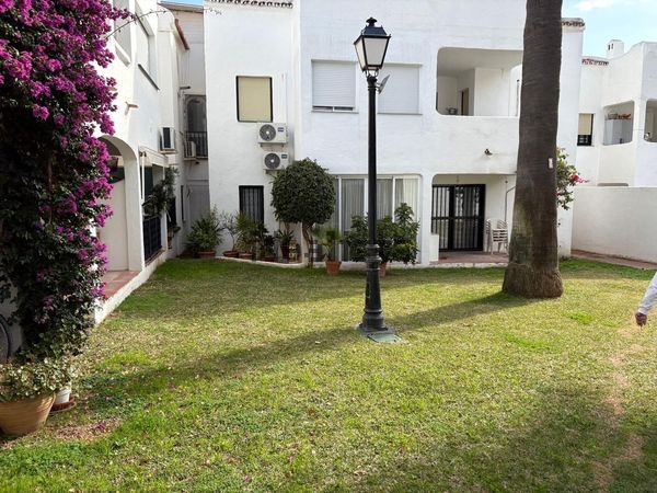 3-bedroom freehold villa in Estepona — photo 3 of 5