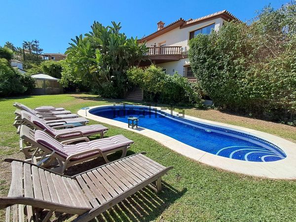 Detached house in Avenida del Cantábrico, Arroyo de la Miel, Benalmádena — image 4