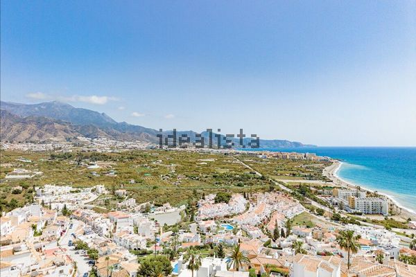 5-bedroom freehold villa in Nerja — photo 2 of 5