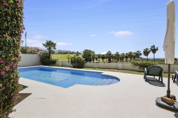 3-bedroom freehold villa in Estepona — photo 4 of 5