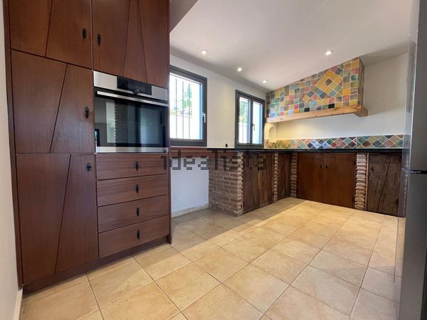 3-bedroom freehold villa in Marbella — photo 5 of 5