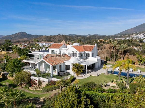 9-bedroom freehold villa in Benahavís — photo 1 of 5