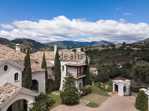 10-bedroom freehold villa in Benahavís — photo 3 of 5