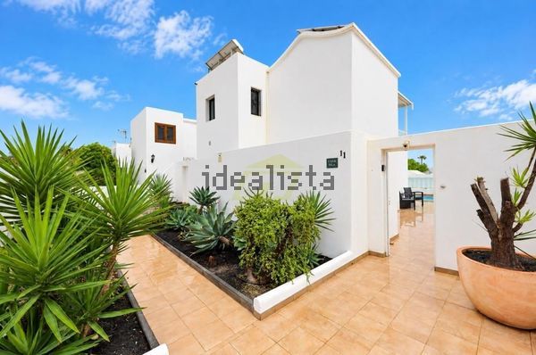 Detached house in Puerto del Carmen, Tias — image 4