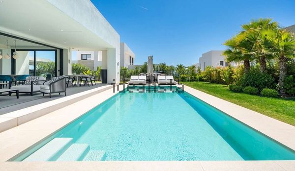 5-bedroom freehold villa in Marbella — photo 2 of 5