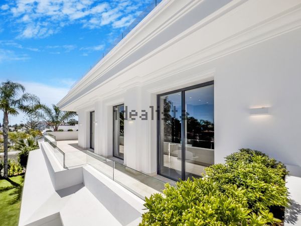 Detached house in Calle Sierra Bermeja, 19, Lomas de Marbella Club, Marbella — image 4