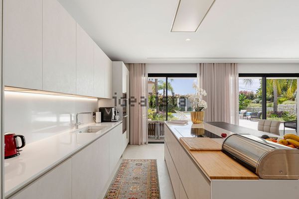 Detached house in CL Hortensias Las, 25, Nueva Andalucía, Marbella — image 5