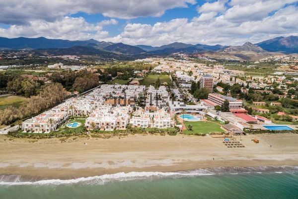 2-bedroom freehold villa in Estepona — photo 1 of 5