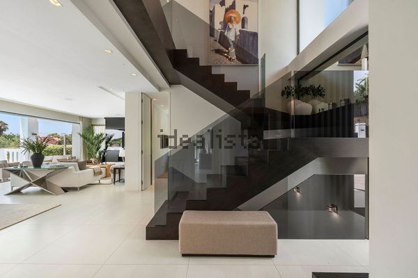 5-bedroom freehold villa in Marbella — photo 3 of 5