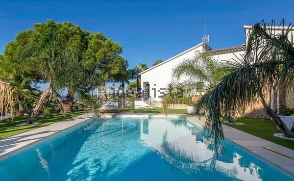 8-bedroom freehold villa in Lloret de Mar — photo 2 of 5
