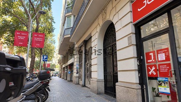 Local en venta en Aragó, 65