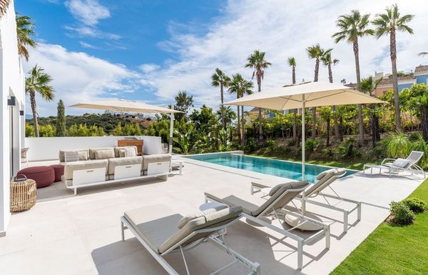 4-bedroom freehold villa in Casares — photo 5 of 5