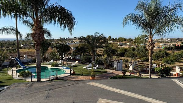 4-bedroom freehold villa in Estepona — photo 2 of 5
