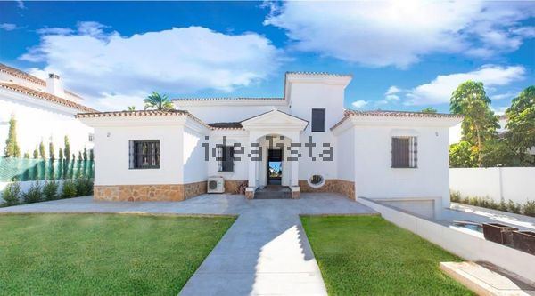6-bedroom freehold villa in Marbella — photo 1 of 5
