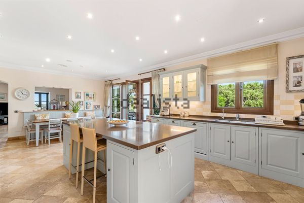 5-bedroom freehold villa in Estepona — photo 4 of 5