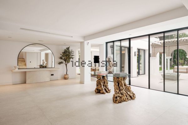 Detached house in Calle Oslo, Las Brisas, Marbella — image 4