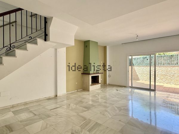 3-bedroom freehold villa in Estepona — photo 3 of 5