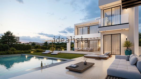 4-bedroom freehold villa in Estepona — photo 2 of 5