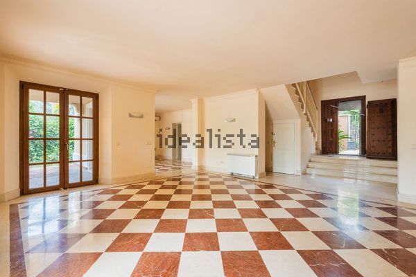 4-bedroom freehold villa in Estepona — photo 4 of 5