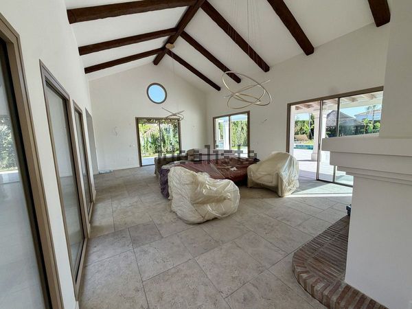 4-bedroom freehold villa in Marbella — photo 3 of 4