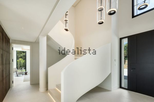 6-bedroom freehold villa in Marbella — photo 4 of 5