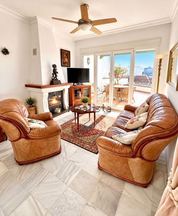 Terraced house in Burriana, Nerja — image 3