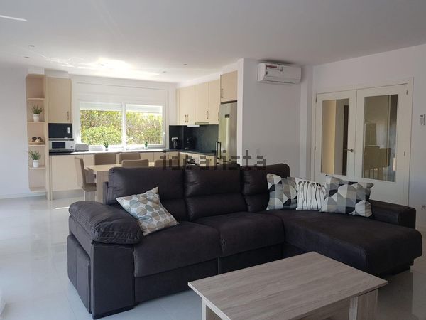 4-bedroom freehold villa in Roses — photo 4 of 5